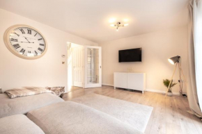 Cheerful 3 Bedroom House - Sleeps 7